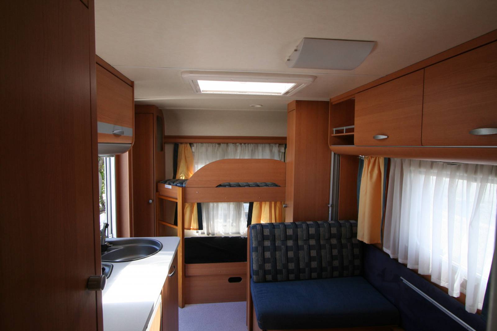 Vend Caravane occasion lits superposés, 5 couchages, Knaus Sport 500 FDK, à Roques proche de Toulouse (31)