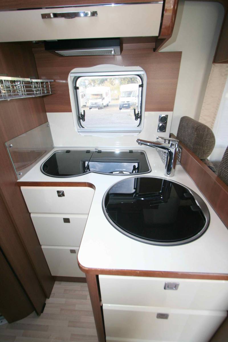 Achat Camping-car profilé d'occasion, lit central, lit de pavillon, LMC Cruiser T692 G Confort, à Roques, proche de Toulouse (31)