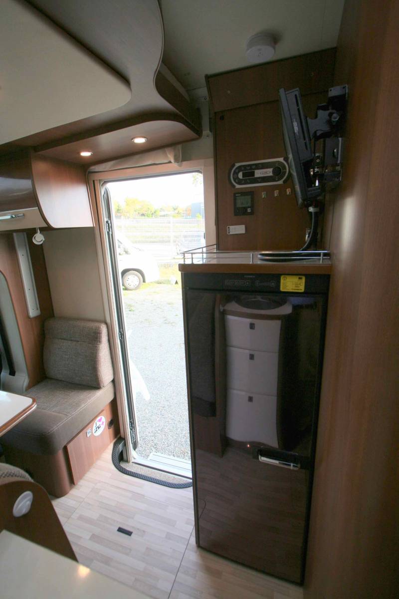 Achat Camping-car profilé d'occasion, lit central, lit de pavillon, LMC Cruiser T692 G Confort, à Roques, proche de Toulouse (31)