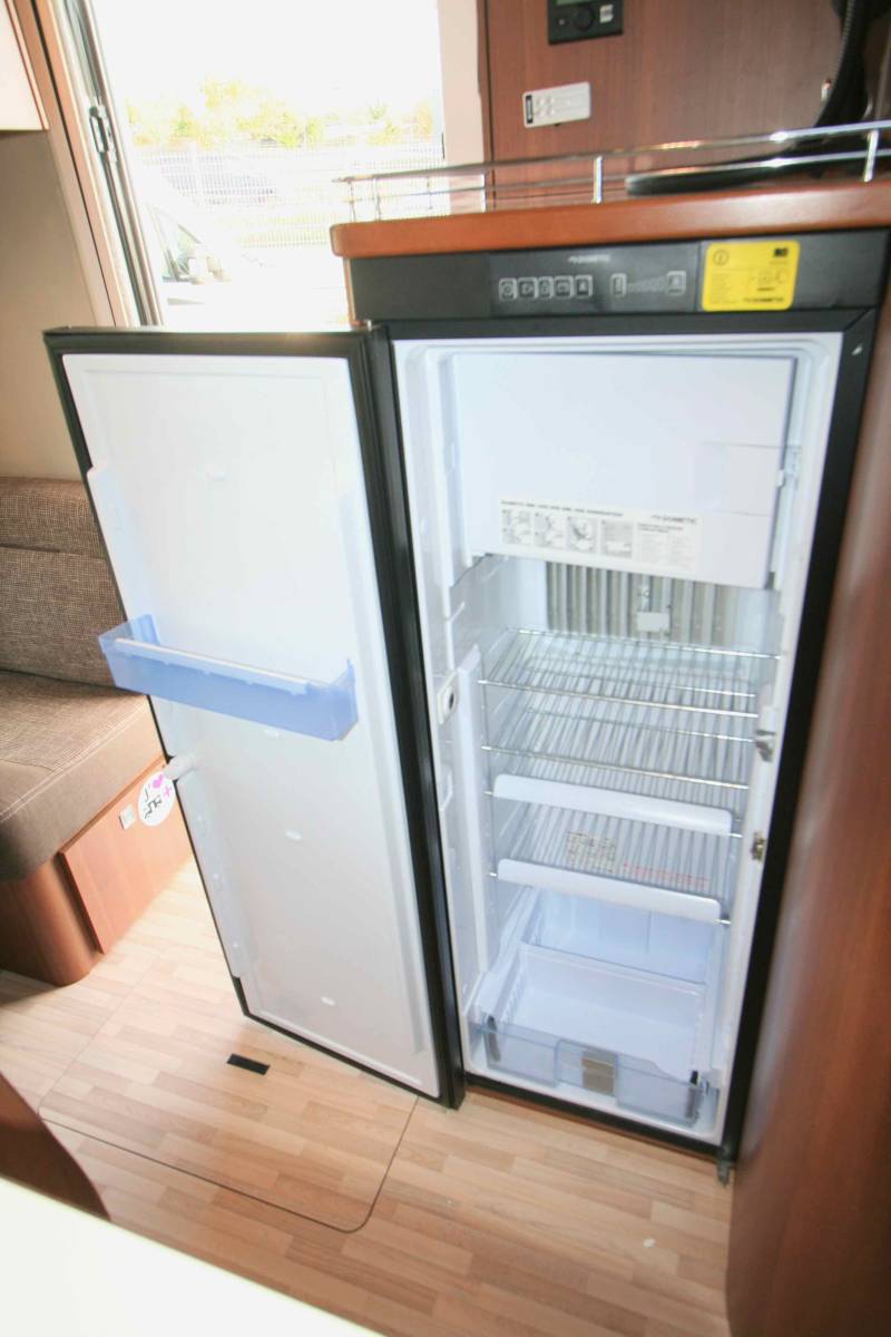 Vend Camping-car profilé d'occasion, lit central, lit de pavillon, LMC Cruiser T692 G Confort, à Roques, proche de Toulouse (31)