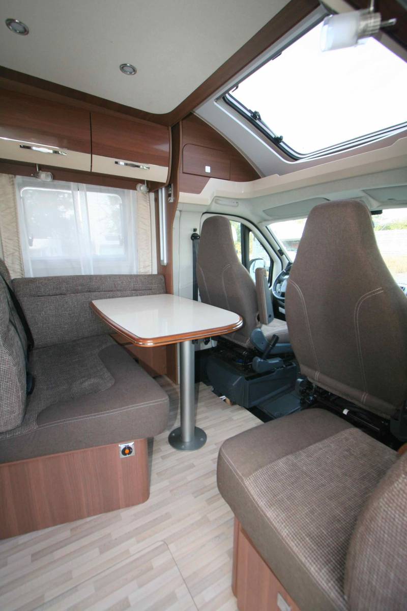 Achat Camping-car profilé d'occasion, lit central, lit de pavillon, LMC Cruiser T692 G Confort, à Roques, proche de Toulouse (31)