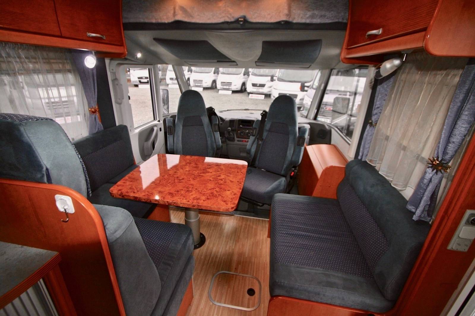 vente Camping-car intégral occasion, 4 places, LMC i670 Liberty, à Roques près Toulouse (31)