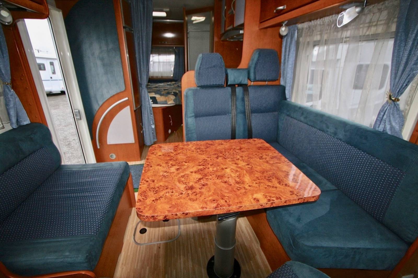 Camping-car intégral occasion, 4 places, LMC i670 Liberty, à Roques près Toulouse (31)