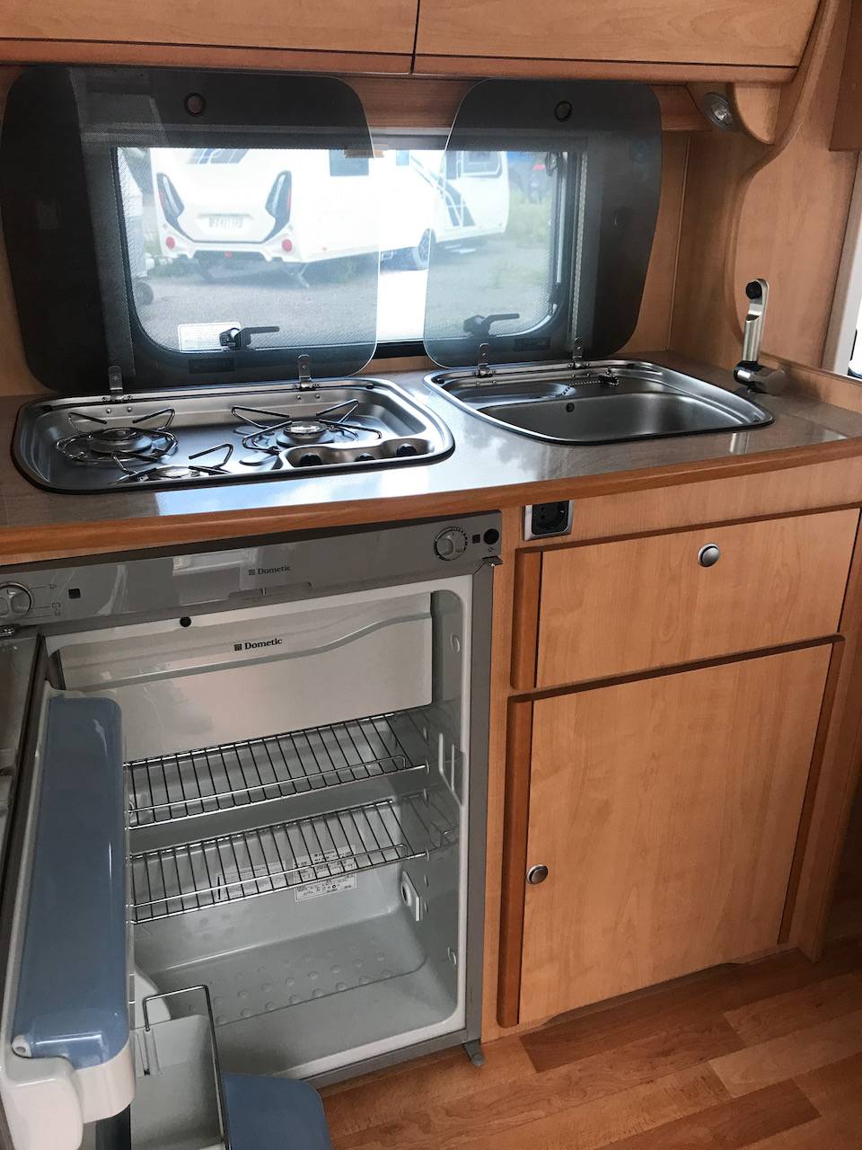Achat Caravane occasion surbaissée, La Mancelle LM 340 DD, grand lit permanent, à Roques, proche de Toulouse (31)