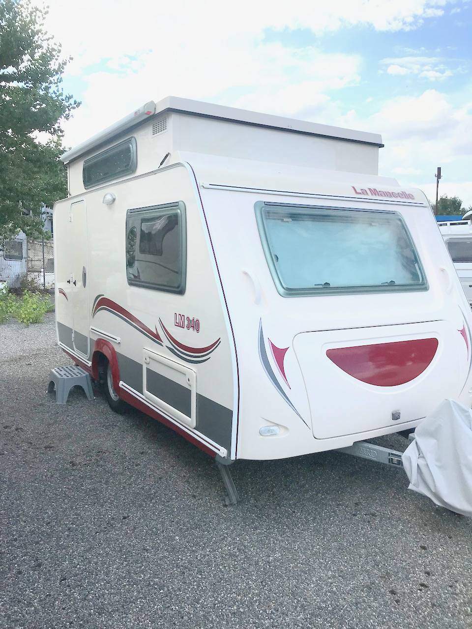 Caravane occasion surbaissée, La Mancelle LM 340 DD, grand lit permanent, à Roques, proche de Toulouse (31)