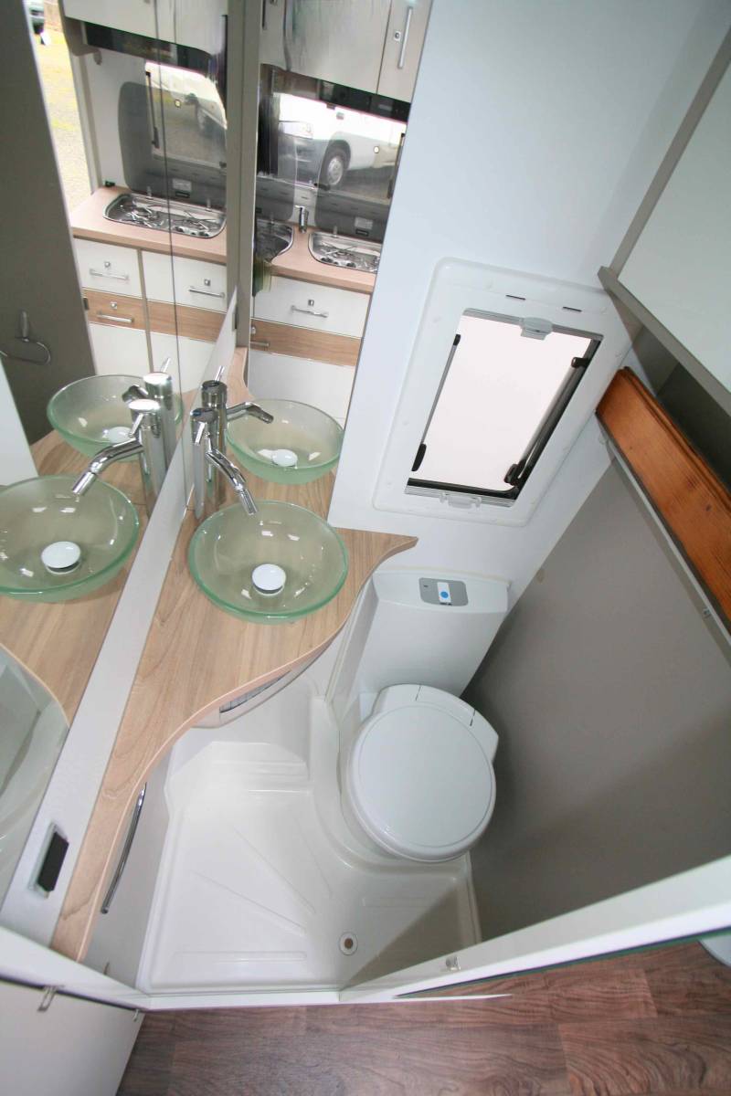 Vend Caravane Occasion, lit central, 4 places, La Mancelle Liberty Plaisance 490, à Roques proche de Toulouse (31)