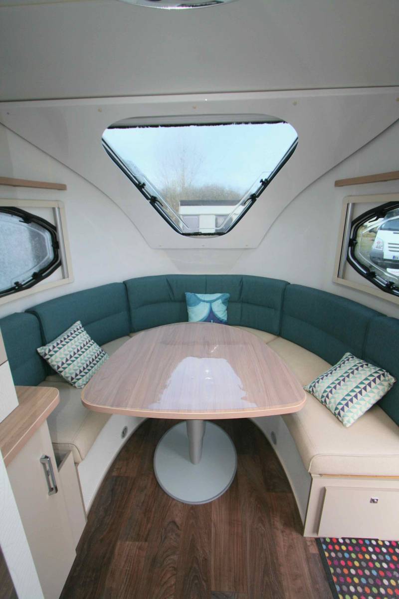 Vend Caravane Occasion, lit central, 4 places, La Mancelle Liberty Plaisance 490, à Roques proche de Toulouse (31)