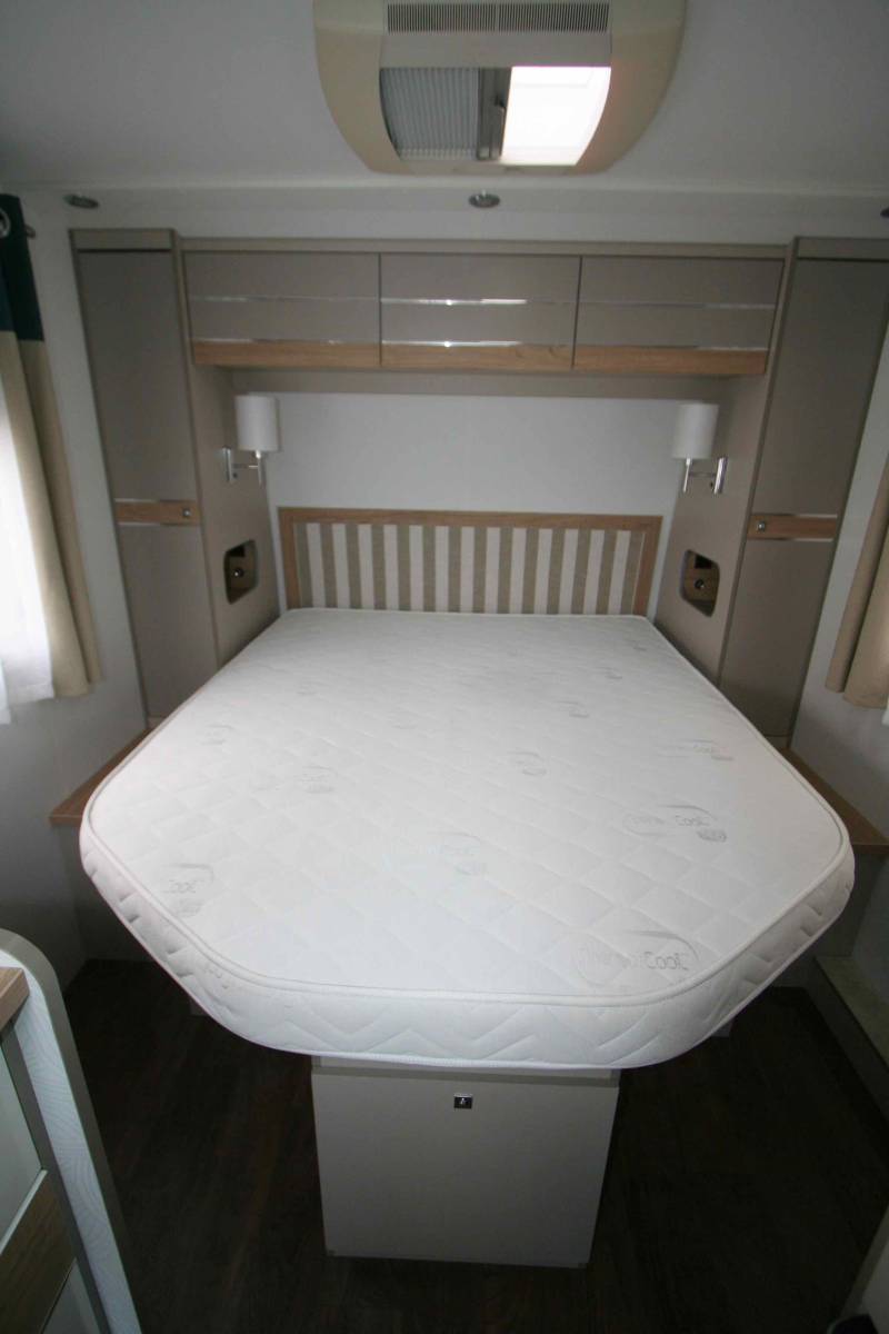 Caravane Occasion, lit central, 4 places, La Mancelle Liberty Plaisance 490, à Roques proche de Toulouse (31)