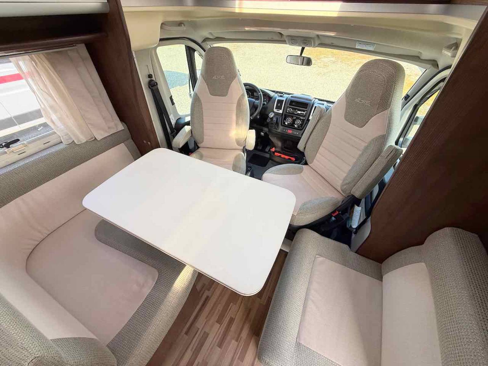 Vend Camping-car profilé occasion, lit central, 3 couchages, Laika Ecovip 412, à Roques proche de Toulouse (31)