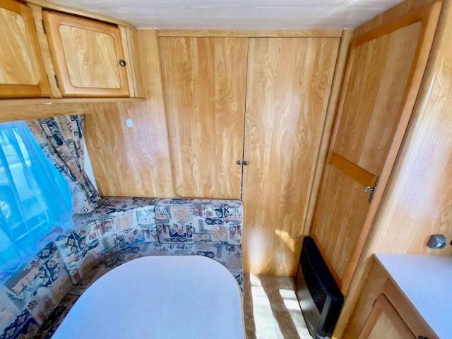 Vend Caravane occasion lit central La Mancelle 490 CB à Roques proche de Toulouse (31)