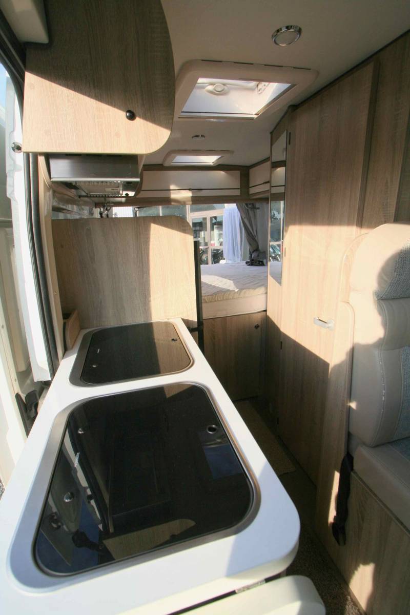 Fourgon occasion, moins de 6 m, 4 places, 3 couchages, Font Vendôme Leader Camp,  à Roques proche de Toulouse (31)