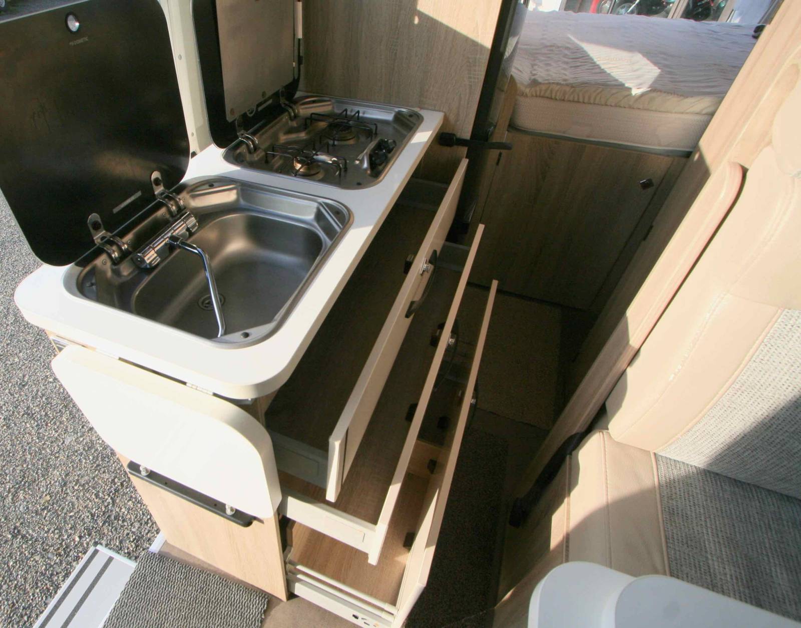 Fourgon occasion, moins de 6 m, 4 places, 3 couchages, Font Vendôme Leader Camp,  à Roques proche de Toulouse (31)