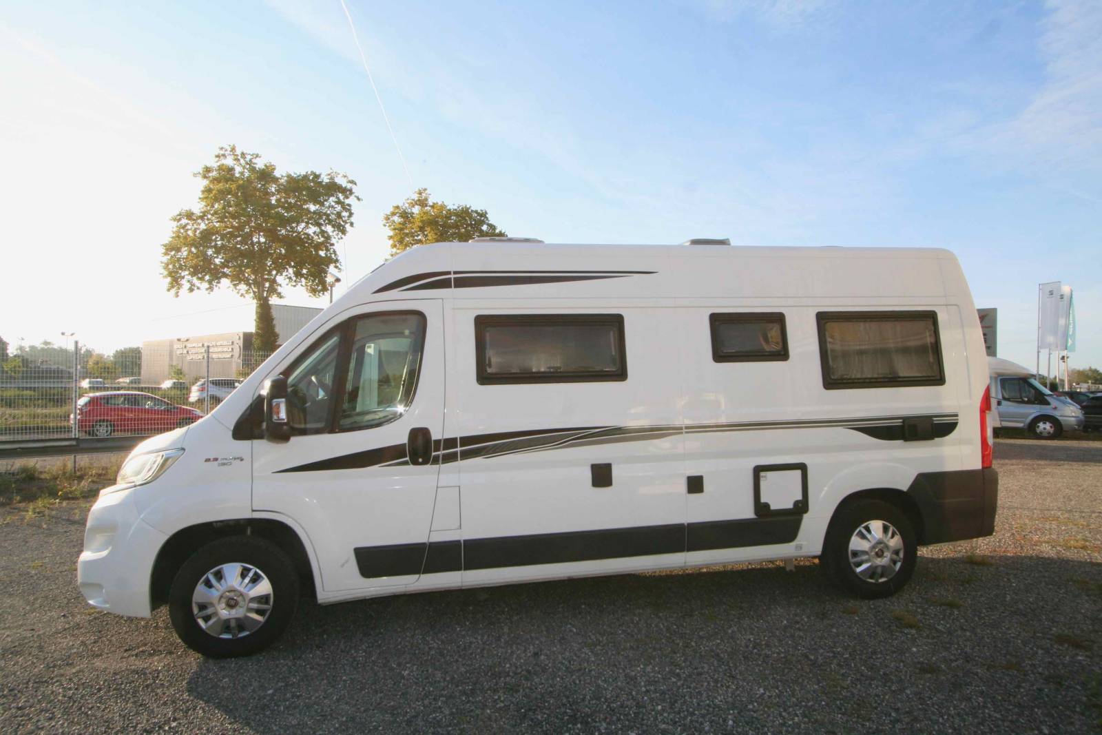 Fourgon occasion, moins de 6 m, 4 places, 3 couchages, Font Vendôme Leader Camp,  à Roques proche de Toulouse (31)