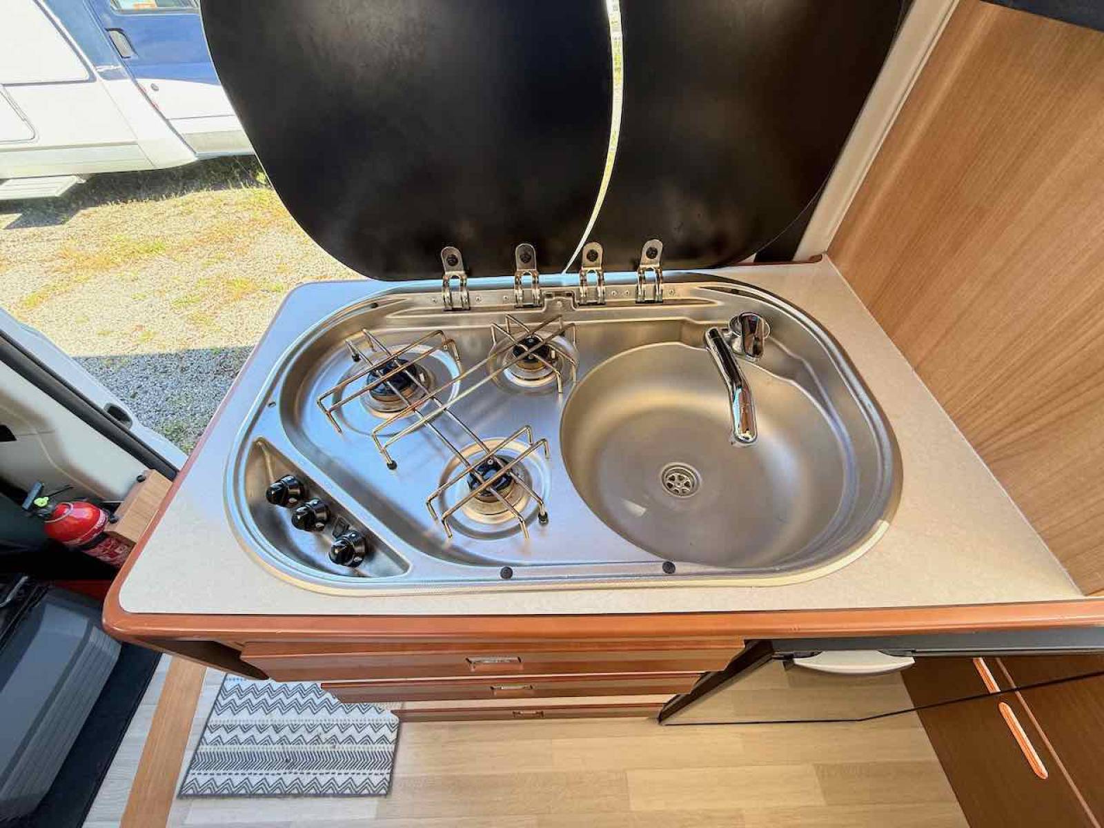 Fourgon aménagé occasion, 4 places, 3 couchages, moins de 6 m, Campérêve Magellan 540, à Roques proche Toulouse (31)
