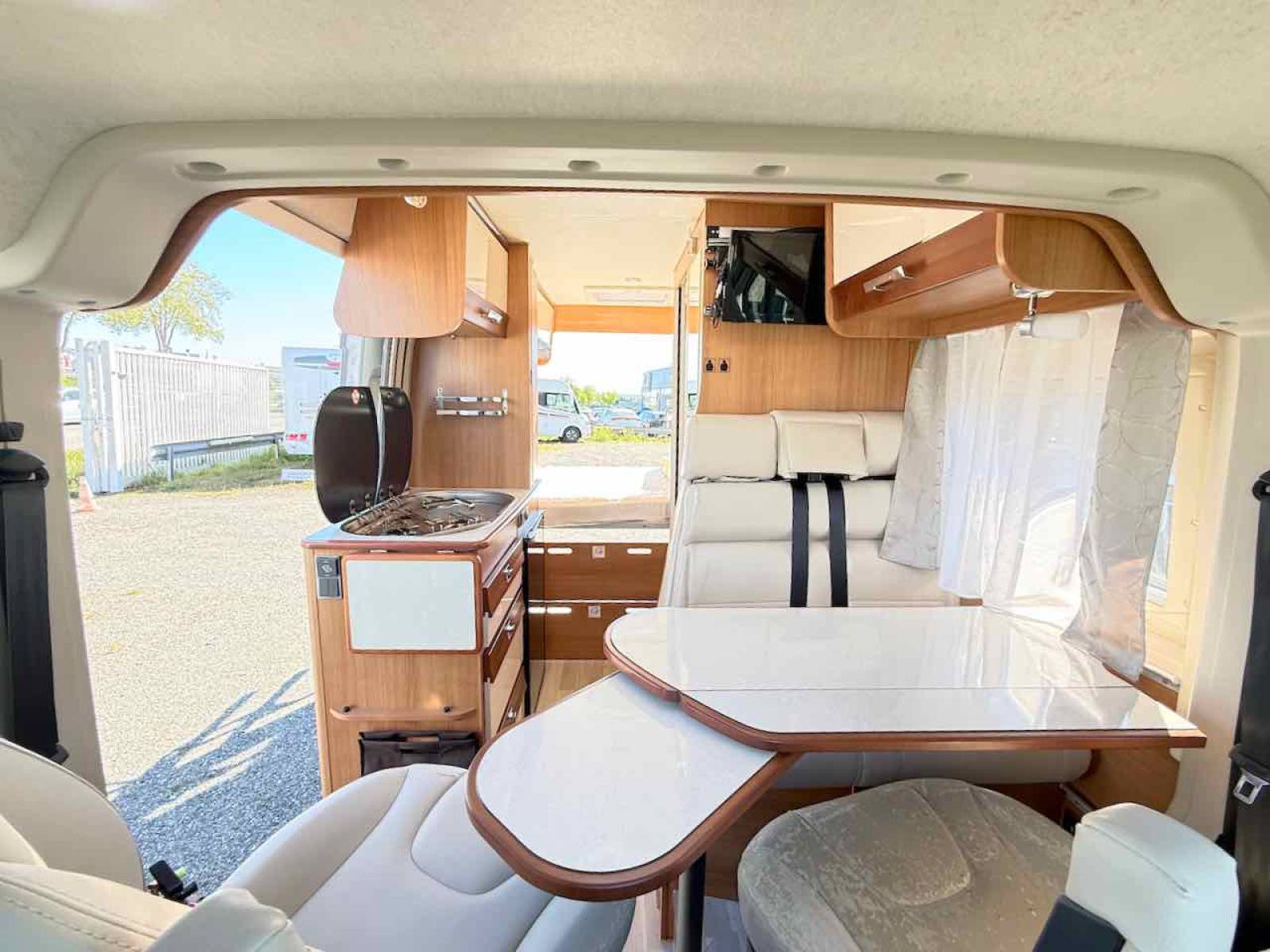 Fourgon aménagé occasion, 4 places, 3 couchages, moins de 6 m, Campérêve Magellan 540, à Roques proche Toulouse (31)
