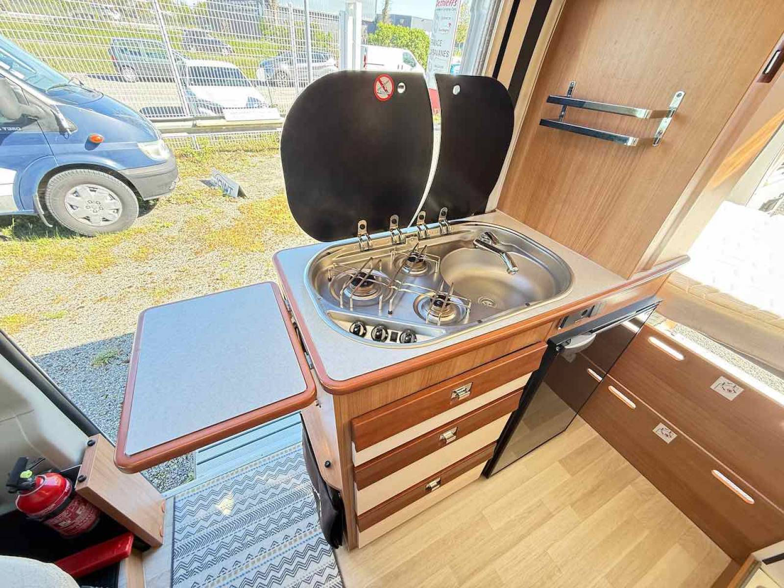 Achat Fourgon aménagé occasion, 4 places, 3 couchages, moins de 6 m, Campérêve Magellan 540, à Roques proche Toulouse (31)