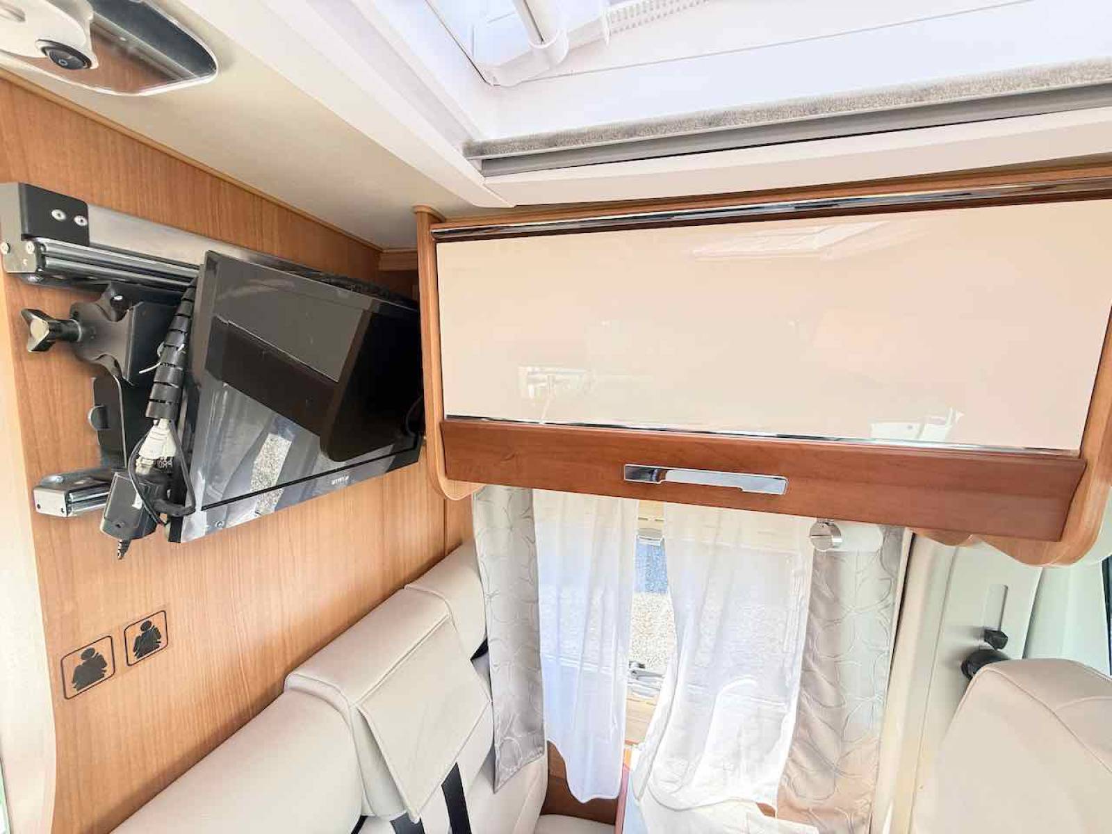 Vend Fourgon aménagé occasion, 4 places, 3 couchages, moins de 6 m, Campérêve Magellan 540, à Roques proche Toulouse (31)