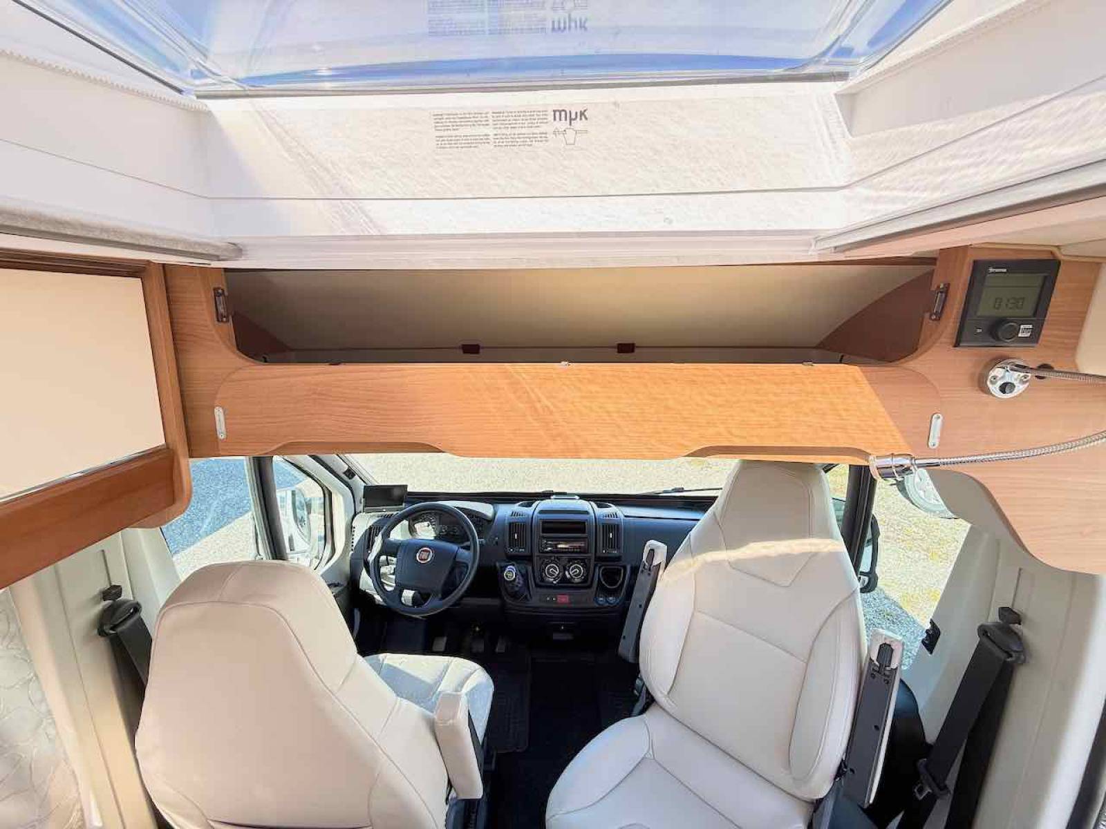 Fourgon aménagé occasion, 4 places, 3 couchages, moins de 6 m, Campérêve Magellan 540, à Roques proche Toulouse (31)