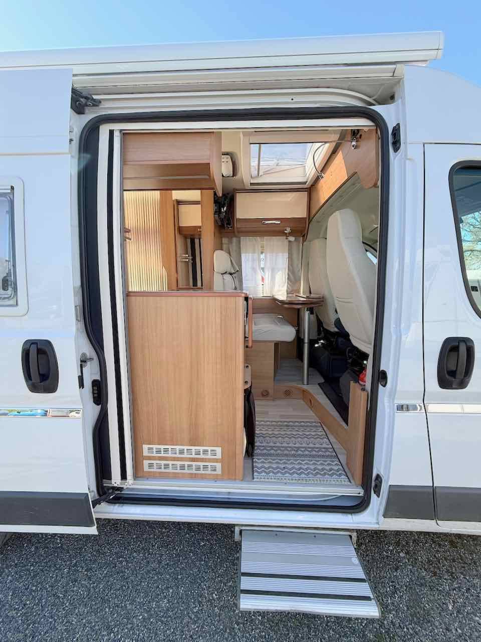 Vend Fourgon aménagé occasion, 4 places, 3 couchages, moins de 6 m, Campérêve Magellan 540, à Roques proche Toulouse (31)