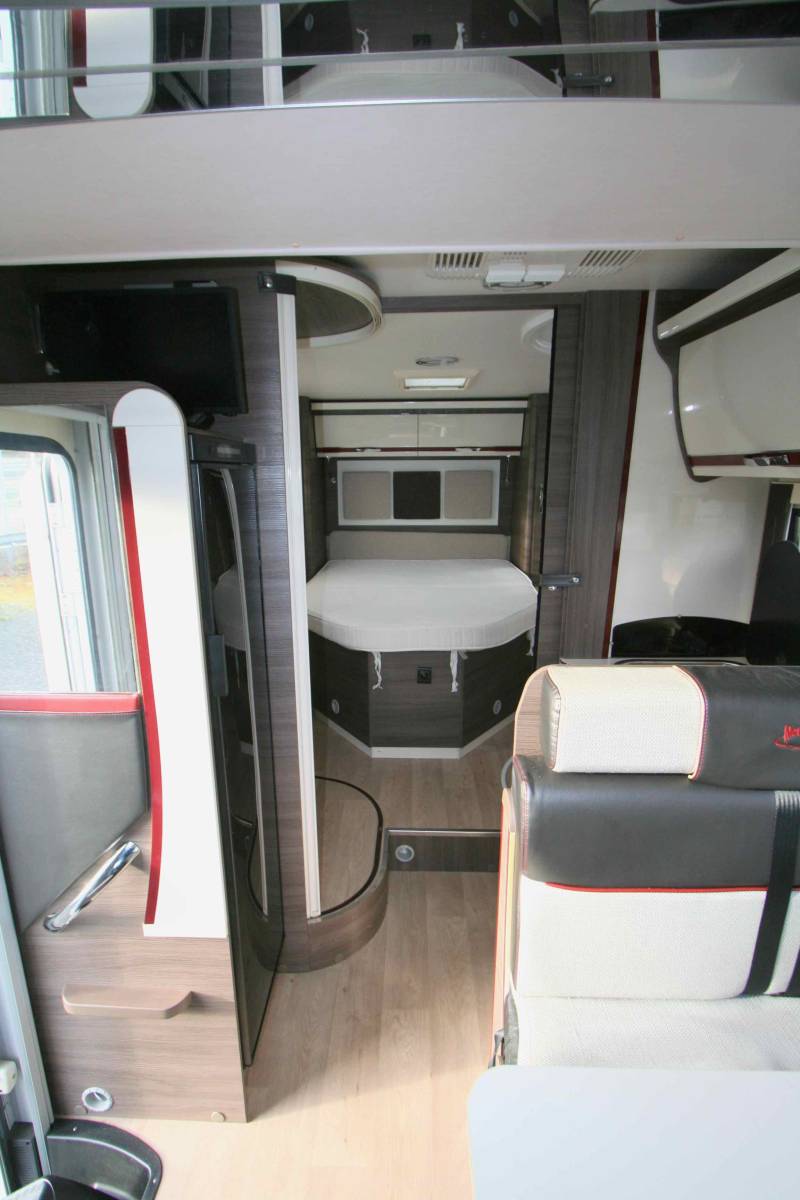 Achat Camping-car profilé occasion, lit central, 4 couchages, moins de 7 m Mc Louis MC4 68 Diamond, chez Vacances et Loisirs, à Roques proche de Toulouse (31)