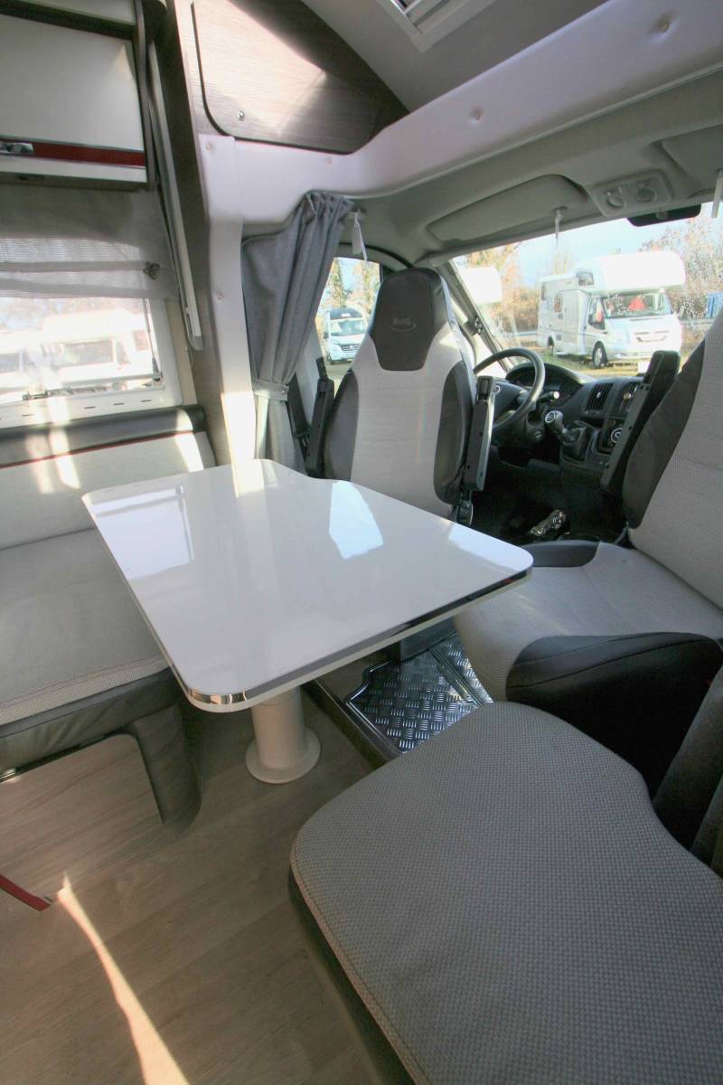 Achat Camping-car profilé occasion, lit central, 4 couchages, moins de 7 m Mc Louis MC4 68 Diamond, chez Vacances et Loisirs, à Roques proche de Toulouse (31)