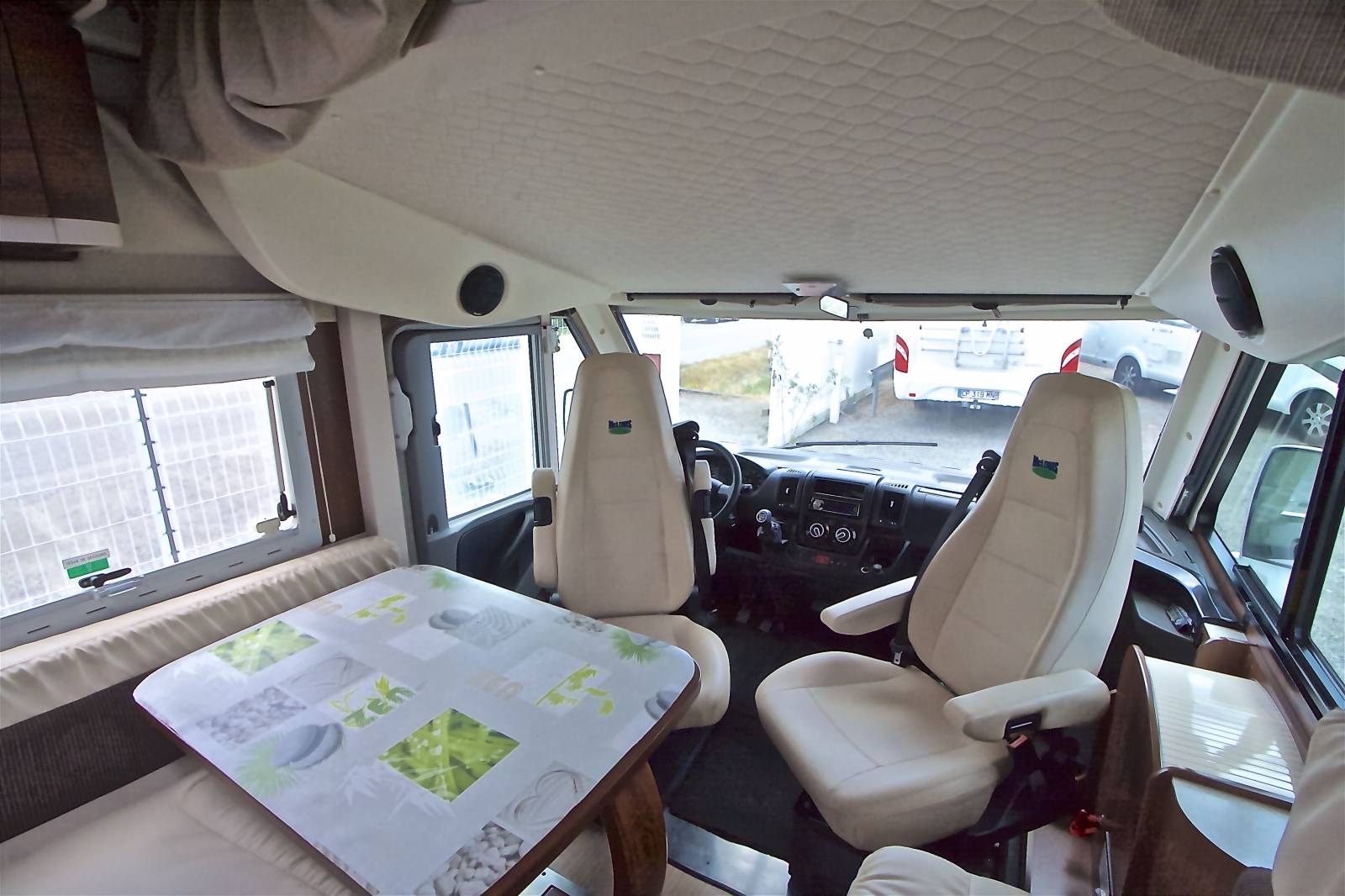 Camping-car intégral occasion 4 places Mc Louis Nevis 876 G à Roques, près Toulouse (31)