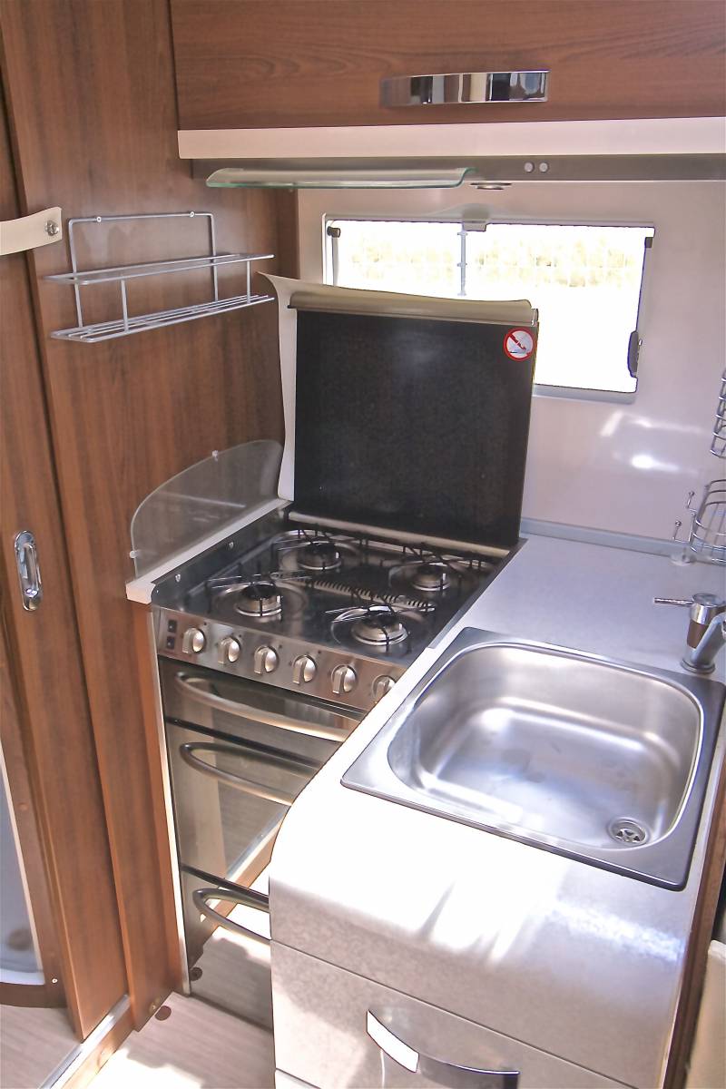 Vend Camping-car intégral occasion 4 places Mc Louis Nevis 876 G à Roques, près Toulouse (31)