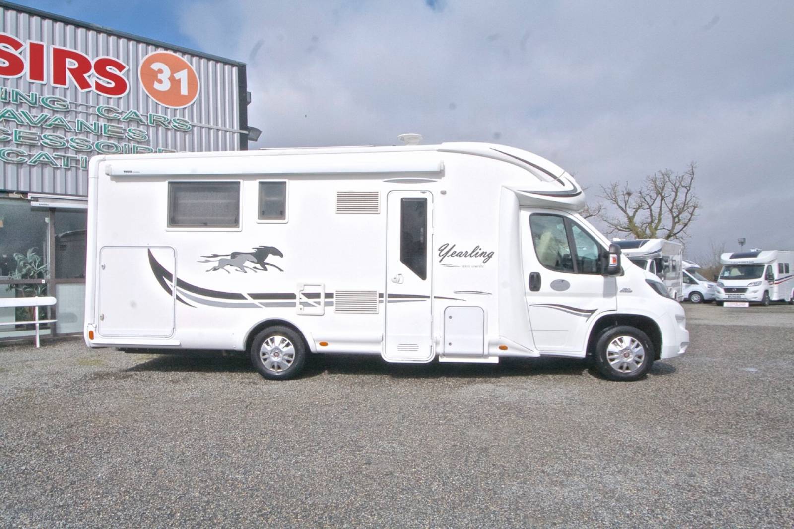Achat Camping-car profilé occasion, 5 couchages, lit de milieu, Mc Louis Yearling 77G, à Toulouse (31)