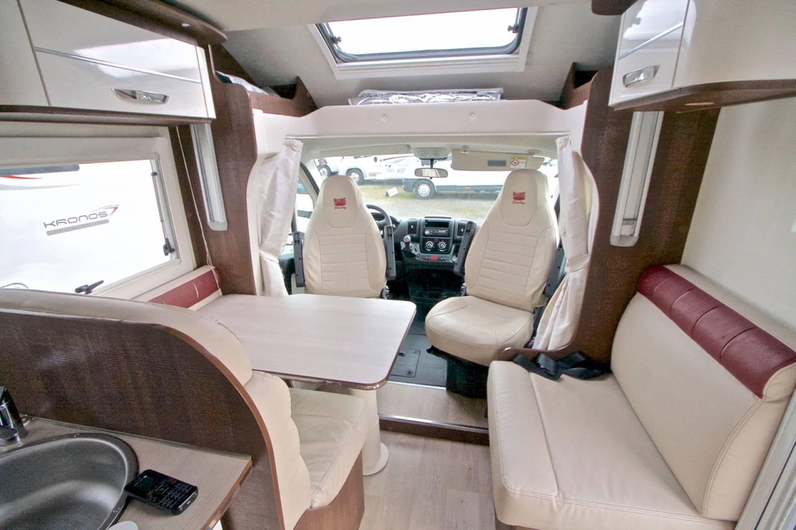 Vente Achat Camping-car profilé occasion, 5 couchages, lit de milieu, Mc Louis Yearling 77G, à Toulouse (31)