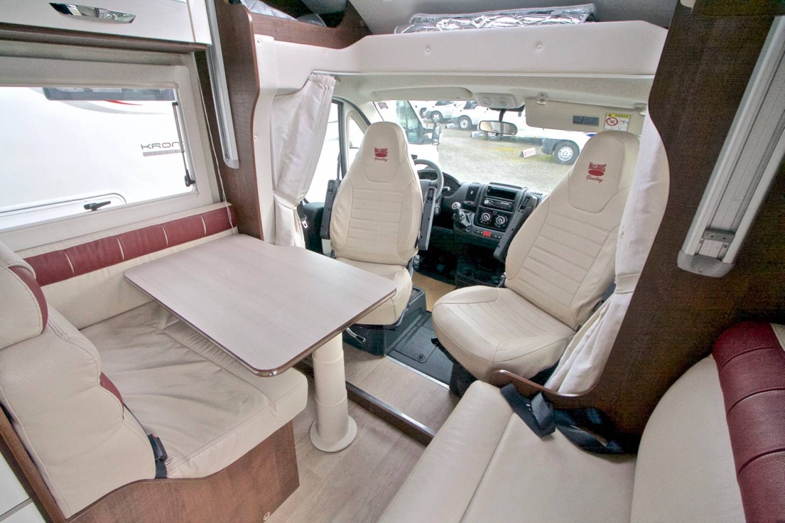 Camping-car profilé occasion, 5 couchages, lit de milieu, Mc Louis Yearling 77G, à Toulouse (31)