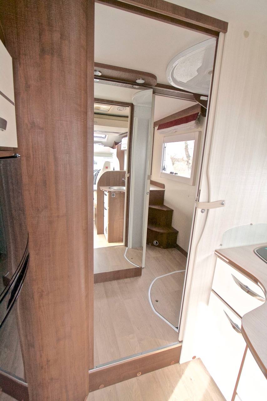 Achat Camping-car profilé occasion, 5 couchages, lit de milieu, Mc Louis Yearling 77G, à Toulouse (31)