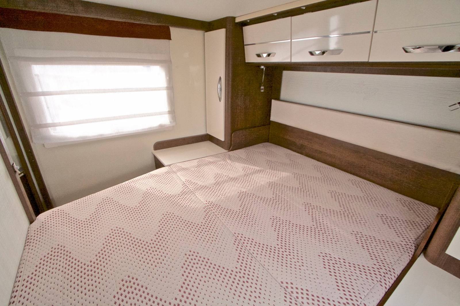 Achat Camping-car profilé occasion, 5 couchages, lit de milieu, Mc Louis Yearling 77G, à Toulouse (31)