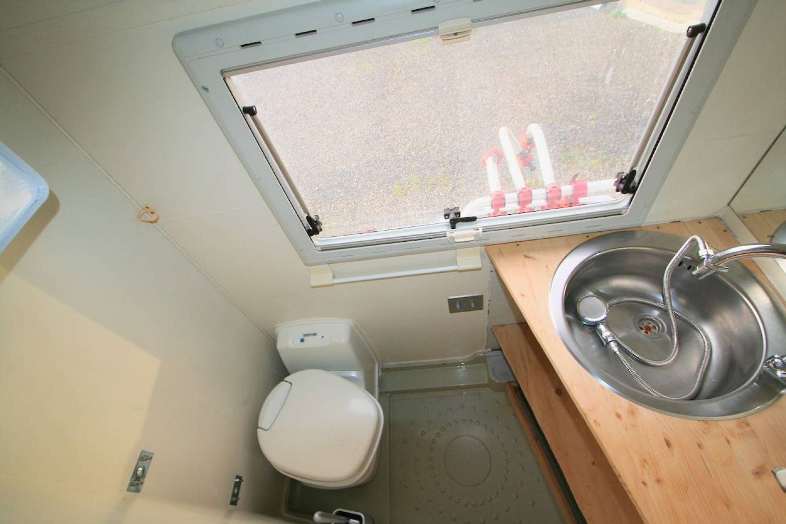 Camping-car capucine occasion, 6 places, moins de 6 m, Mobilvetta design Driver 57, à Roques proche Toulouse (31)