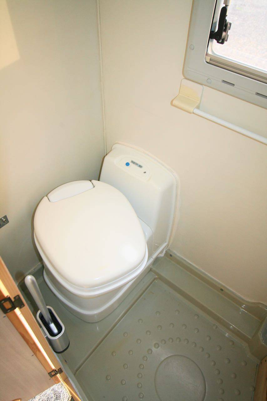 Achat Camping-car capucine occasion, 6 places, moins de 6 m, Mobilvetta design Driver 57, à Roques proche Toulouse (31)