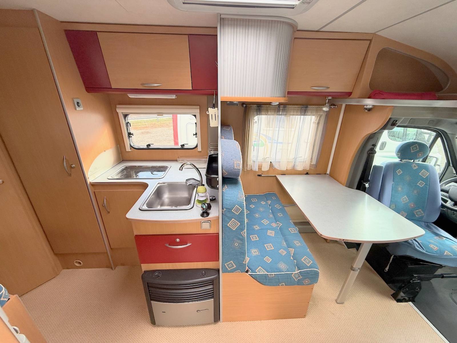 Vend Camping-car Profilé occasion, 4 places, 4 couchages, moins de 7 m,  Lit à la française, Mooveo P 660 , à Roques proche de Toulouse (31)