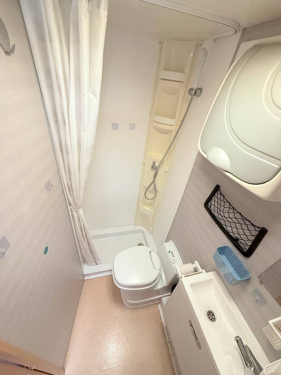 Achat Camping-car Profilé occasion, 4 places, 4 couchages, moins de 7 m,  Lit à la française, Mooveo P 660 , à Roques proche de Toulouse (31)