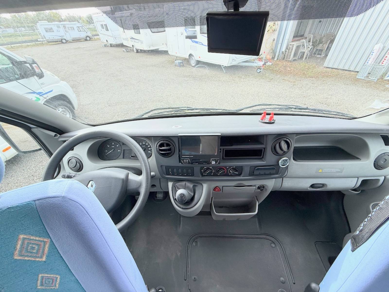 Camping-car Profilé occasion, 4 places, 4 couchages, moins de 7 m,  Lit à la française, Mooveo P 660 , à Roques proche de Toulouse (31)