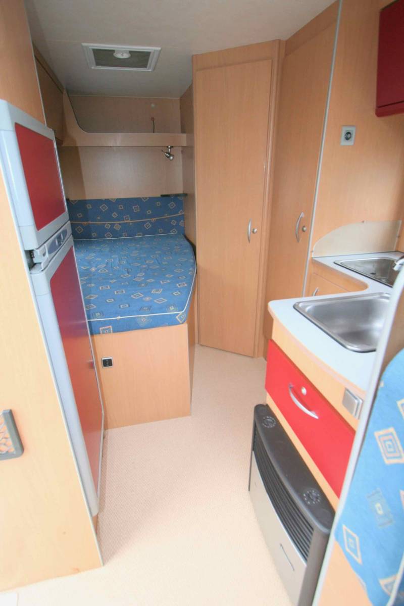 Vend Camping-car profilé occasion, moins de 7 m, lit à la française, 4 places, Mooveo P 660, à Roques proche de Toulouse (31)