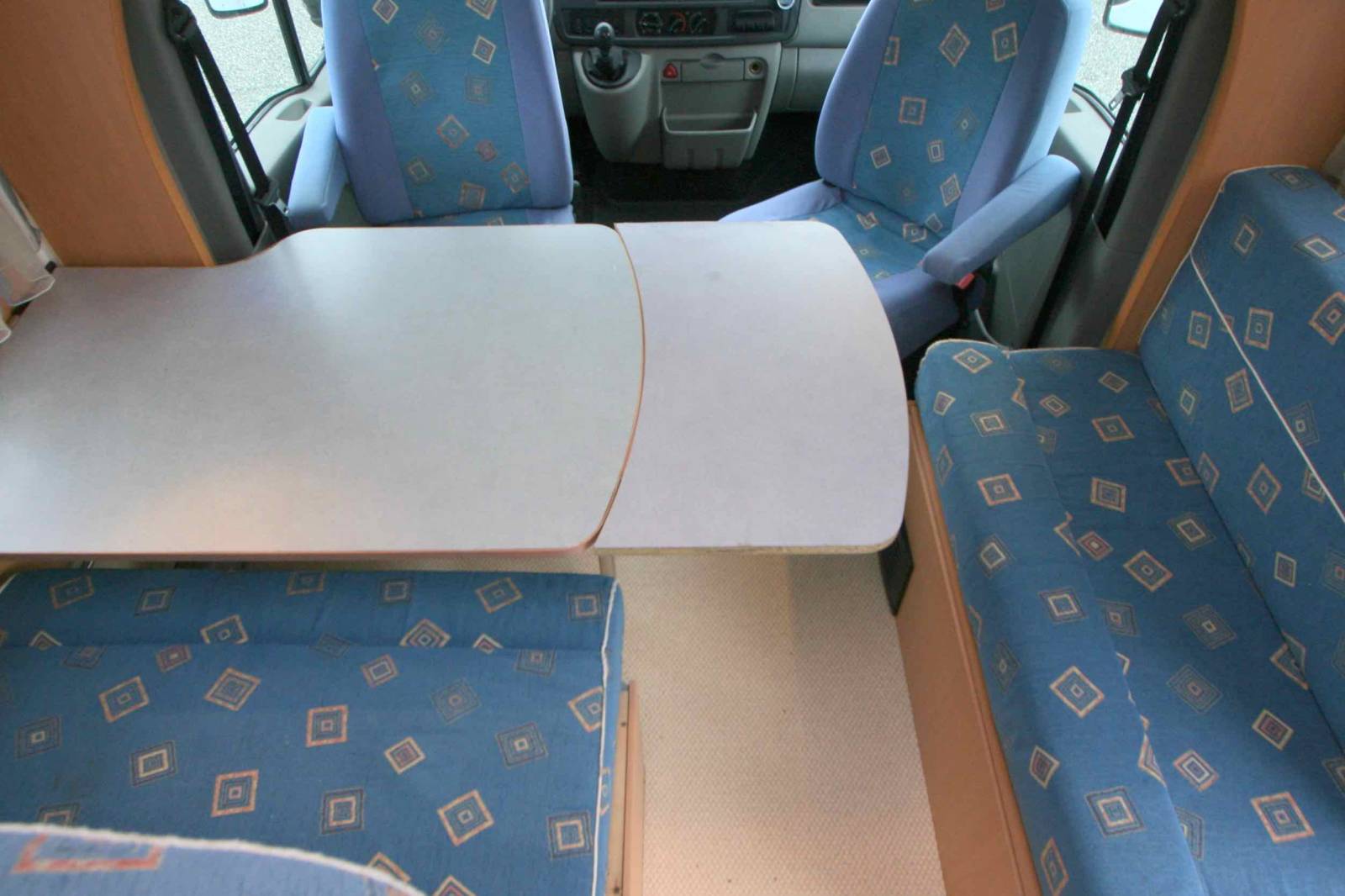 Camping-car profilé occasion, moins de 7 m, lit à la française, 4 places, Mooveo P 660, à Roques proche de Toulouse (31)