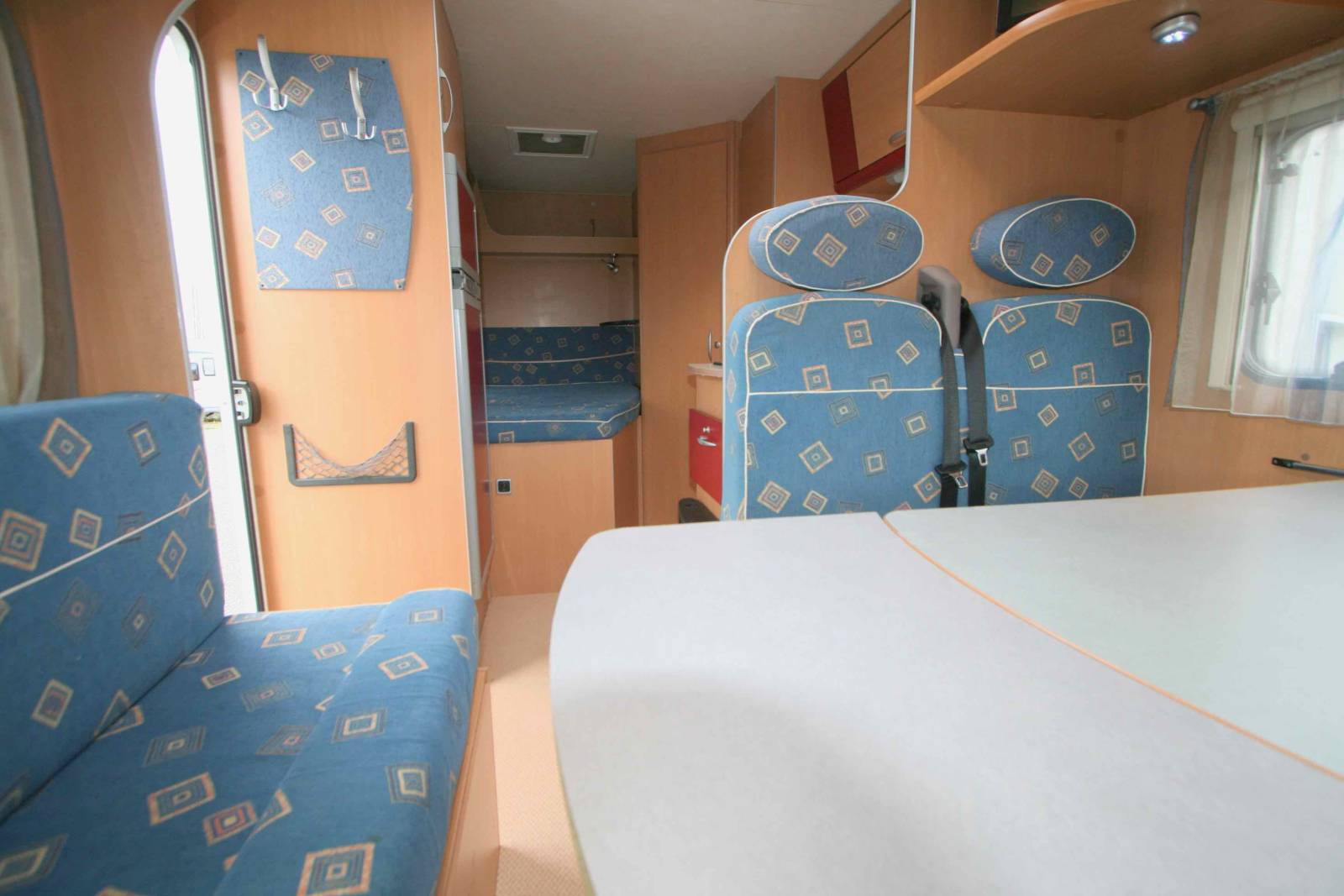 Camping-car profilé occasion, moins de 7 m, lit à la française, 4 places, Mooveo P 660, à Roques proche de Toulouse (31)