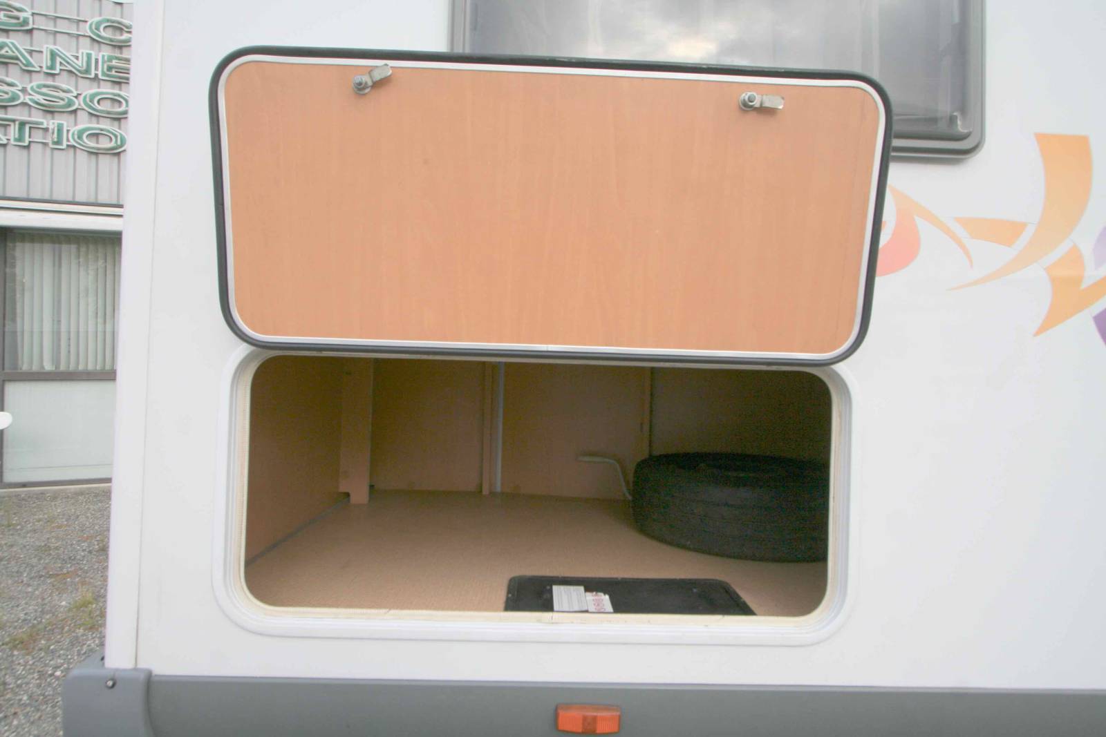 Camping-car profilé occasion, moins de 7 m, lit à la française, 4 places, Mooveo P 660, à Roques proche de Toulouse (31)