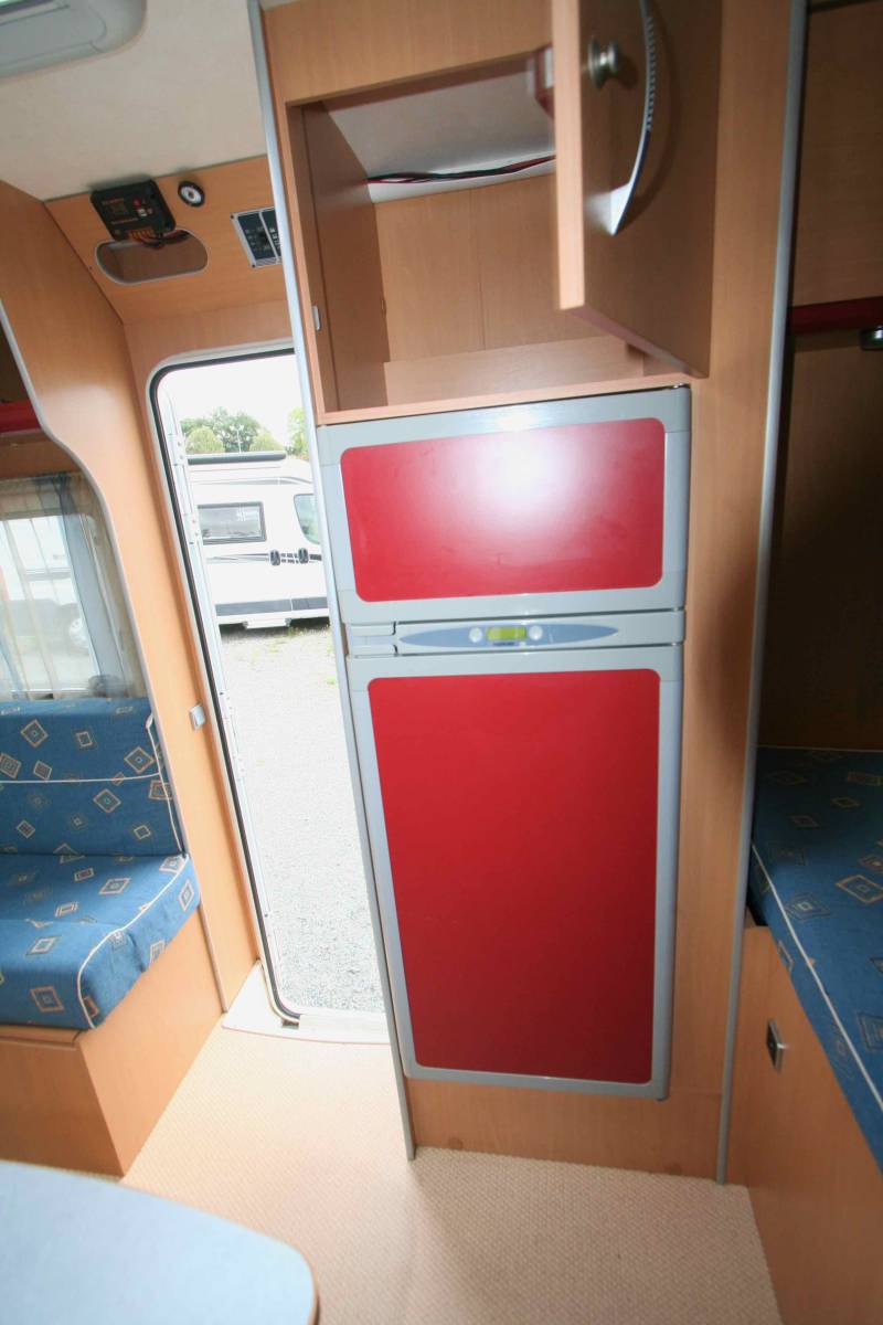 Camping-car profilé occasion, moins de 7 m, lit à la française, 4 places, Mooveo P 660, à Roques proche de Toulouse (31)