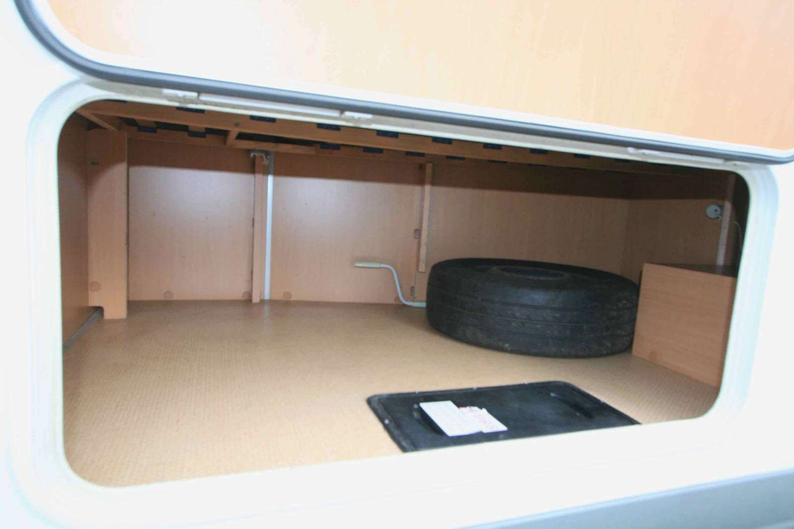 Vend Camping-car profilé occasion, moins de 7 m, lit à la française, 4 places, Mooveo P 660, à Roques proche de Toulouse (31)