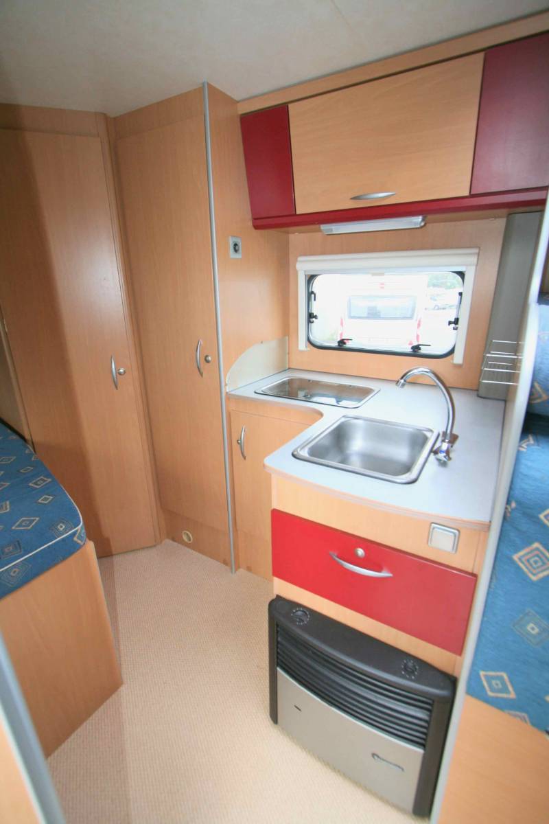 Vend Camping-car profilé occasion, moins de 7 m, lit à la française, 4 places, Mooveo P 660, à Roques proche de Toulouse (31)