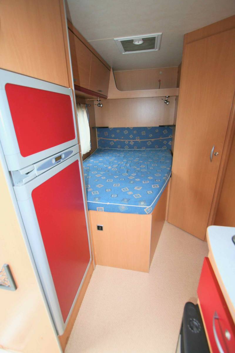 Camping-car profilé occasion, moins de 7 m, lit à la française, 4 places, Mooveo P 660, à Roques proche de Toulouse (31)