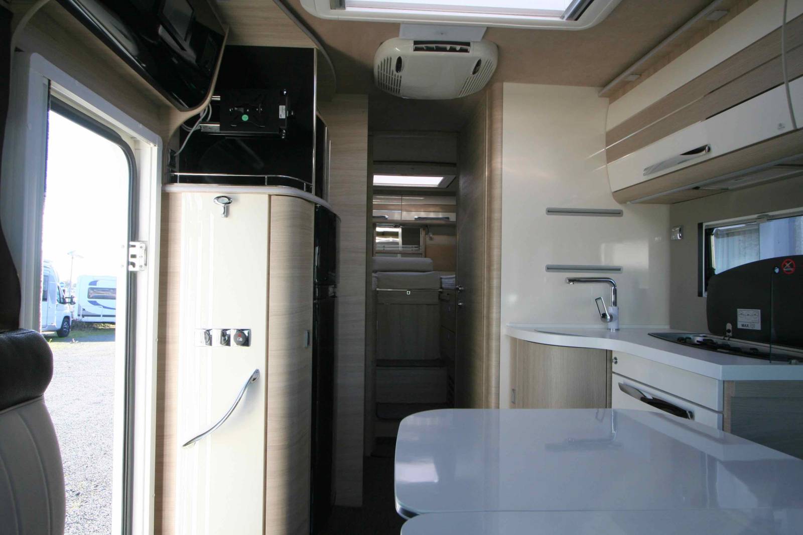 Camping-car intégral occasion, lits jumeaux, 160 cv, salon face à face, Mobilvetta K-Yacht 86 Teckno line, à Roques proche de Toulouse (31)