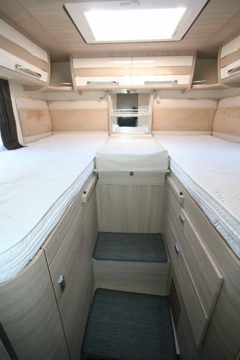 Vend Camping-car intégral occasion, lits jumeaux, 160 cv, salon face à face, Mobilvetta K-Yacht 86 Teckno line, à Roques proche de Toulouse (31)