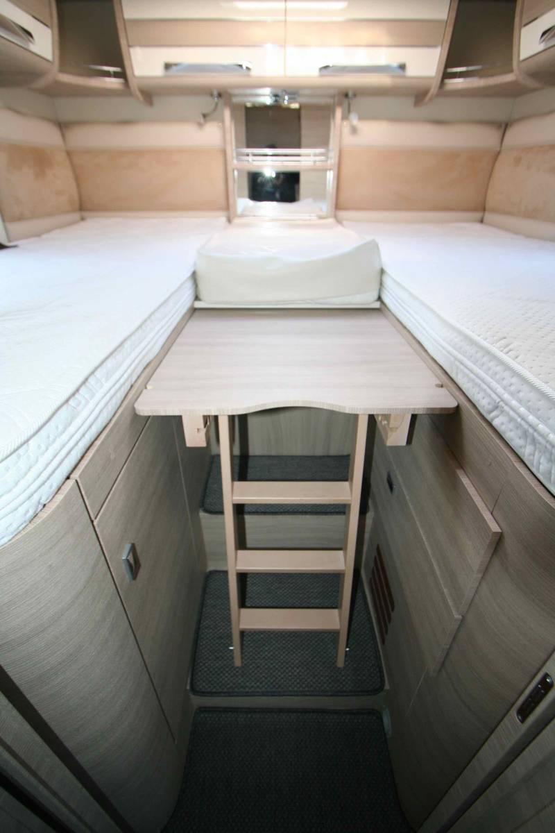 Achat Camping-car intégral occasion, lits jumeaux, 160 cv, salon face à face, Mobilvetta K-Yacht 86 Teckno line, à Roques proche de Toulouse (31)