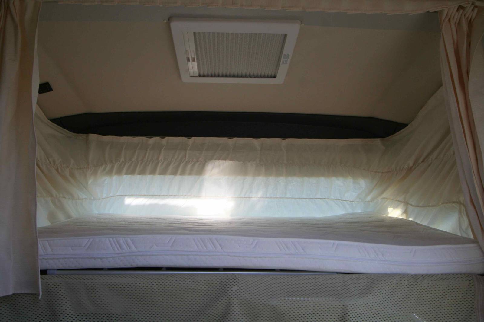 Vend Camping-car intégral occasion, lits jumeaux, 160 cv, salon face à face, Mobilvetta K-Yacht 86 Teckno line, à Roques proche de Toulouse (31)