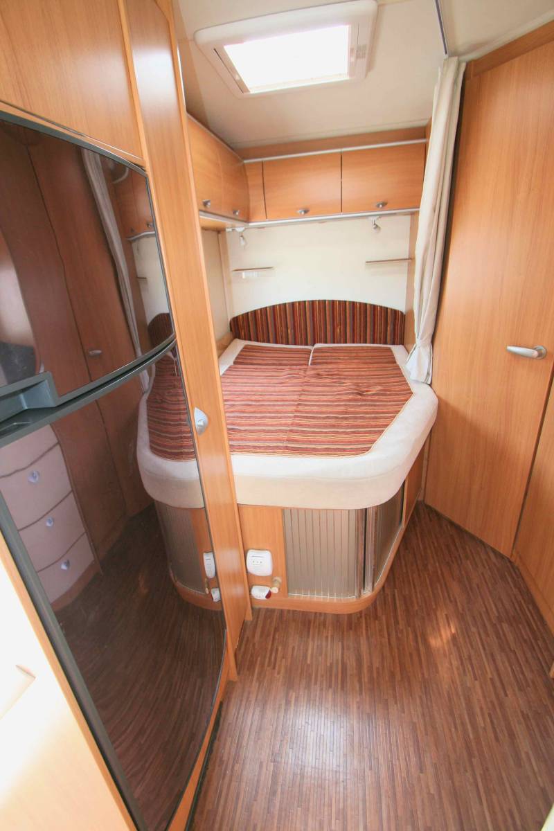 Camping-car profilé d'occasion, lit à la française, 4 couchages, Bürstner Nexxo T640, à Roques proche de Toulouse (31)